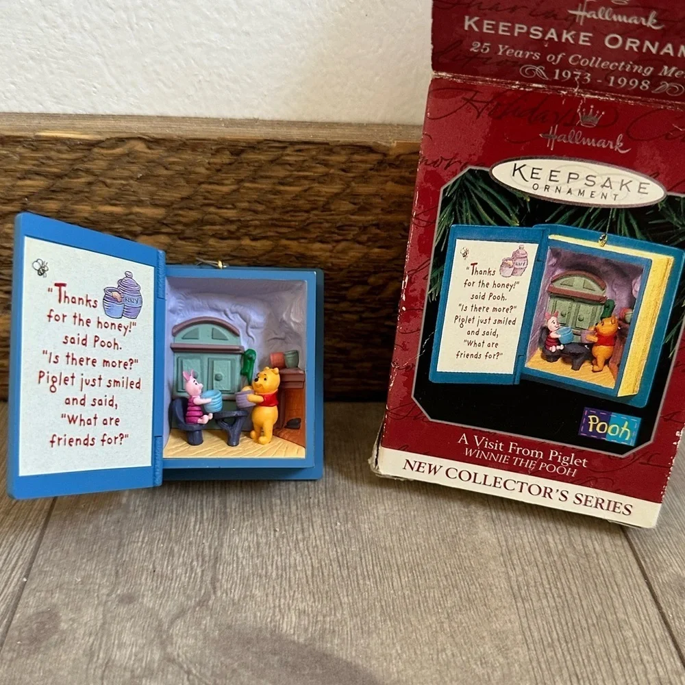 VTG Hallmark keepsake A Visit From Piglet winnie the pooh 1998 Ornament Disney